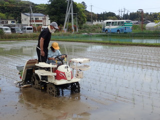 田植機の体験試乗