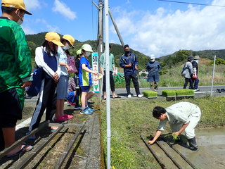 説明する山崎技師